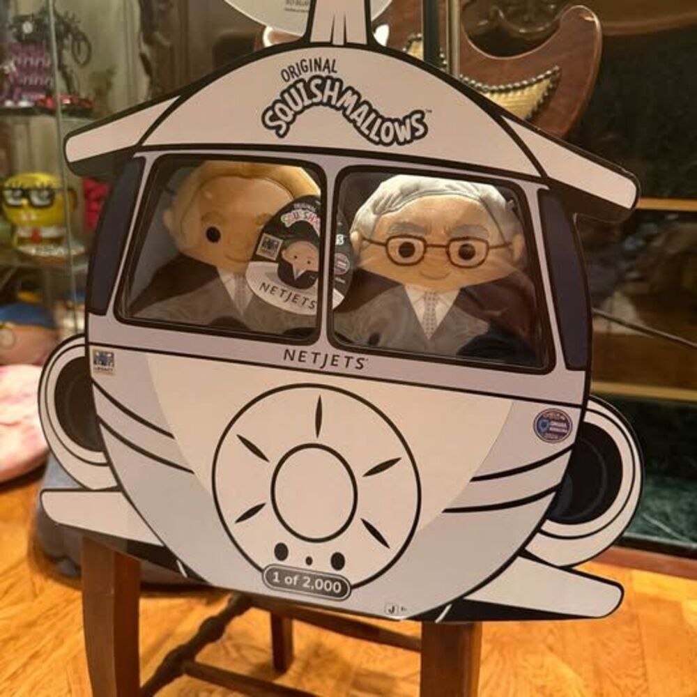 2026 Berkshire Hathaway Squishmallow NetJets Warren Greg 1/2000 Limited Edition